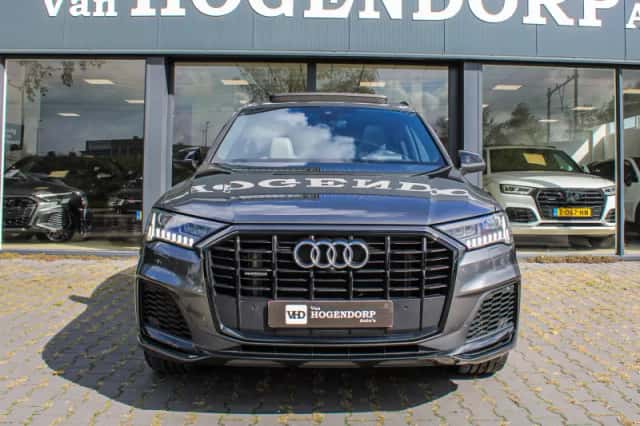 Audi Q7 (2023) thumbnail 2