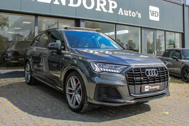 Audi Q7 (2023) thumbnail 3