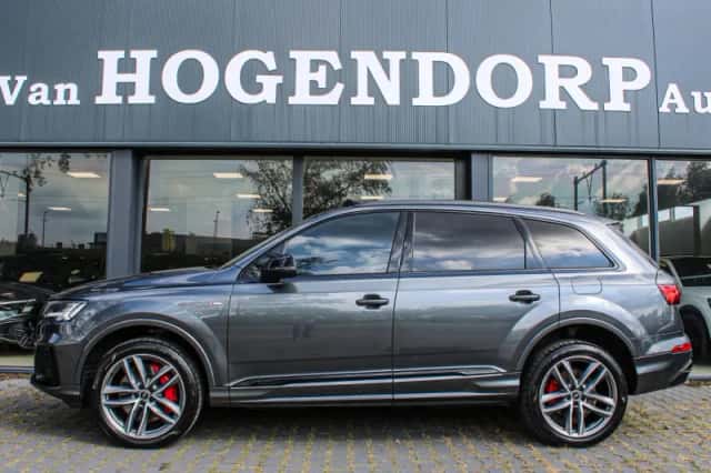 Audi Q7 (2023) thumbnail 5
