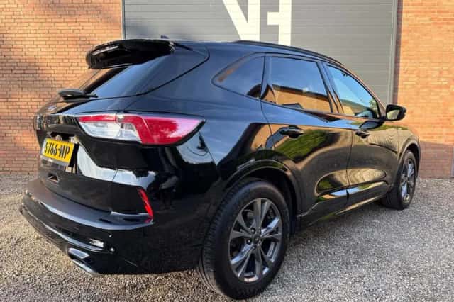 Ford Kuga (2021) thumbnail 2