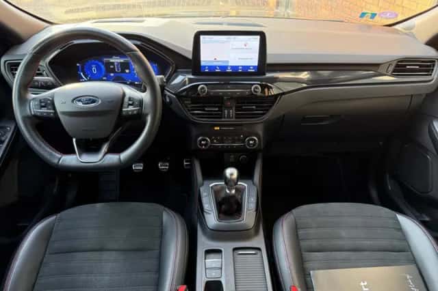 Ford Kuga (2021) thumbnail 4