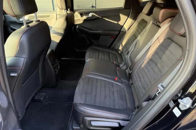 Ford Kuga (2021) thumbnail 5