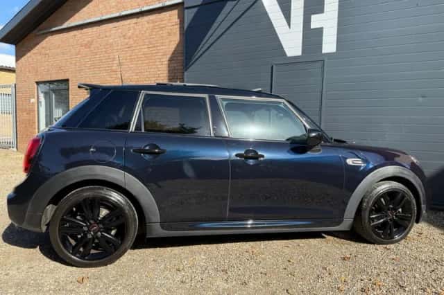 MINI Cooper (2021) thumbnail 5