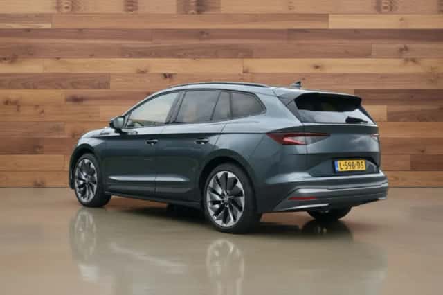 Škoda Enyaq (2021) thumbnail 3