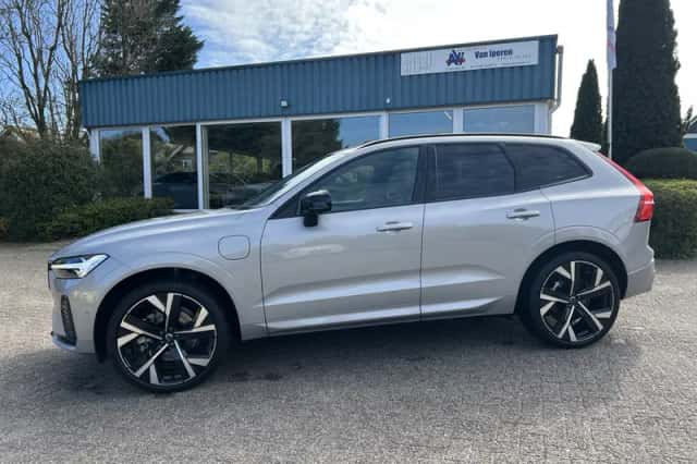 Volvo XC60 (2025) thumbnail 3