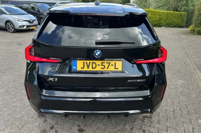 BMW X1 (2025) thumbnail 4