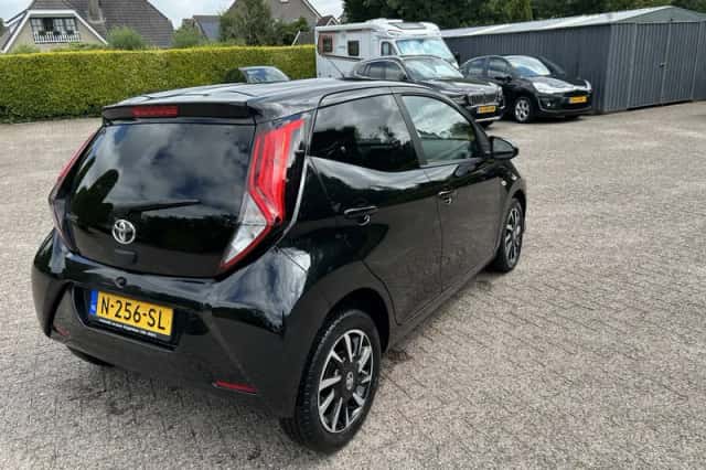 Toyota Aygo (2021) thumbnail 5