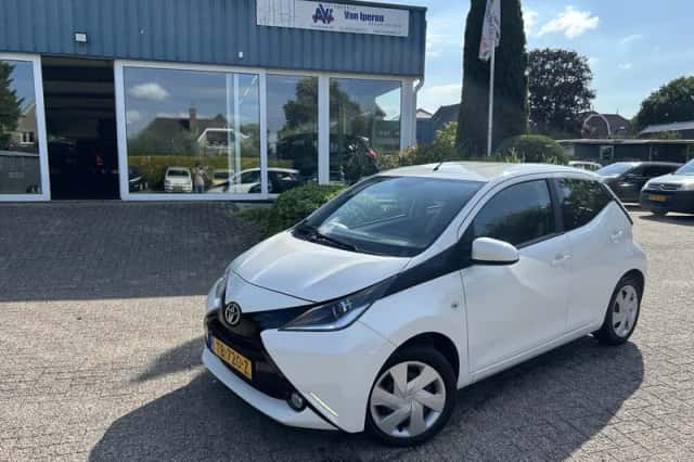 Toyota Aygo (2018) thumbnail 1