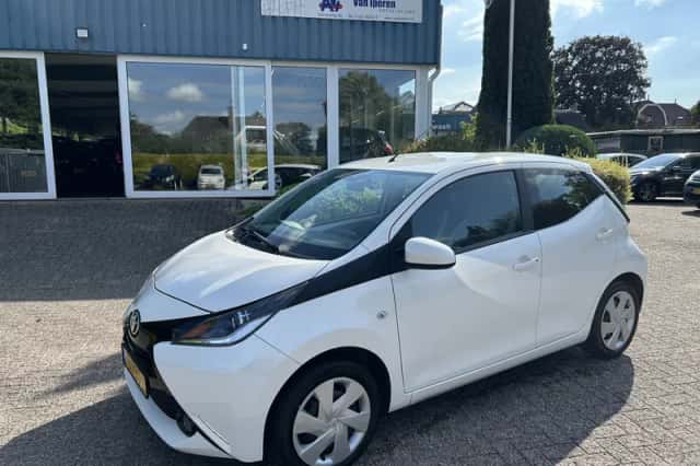 Toyota Aygo (2018) thumbnail 3