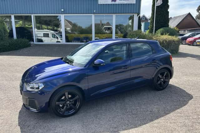 Audi A1 (2025) thumbnail 3