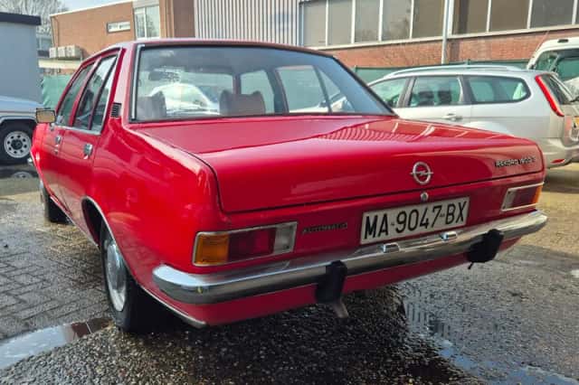 Opel Rekord (1975) thumbnail 3