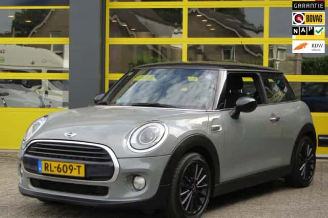 MINI Cooper (2018) thumbnail 2
