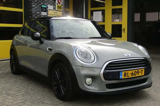 MINI Cooper (2018) thumbnail 4