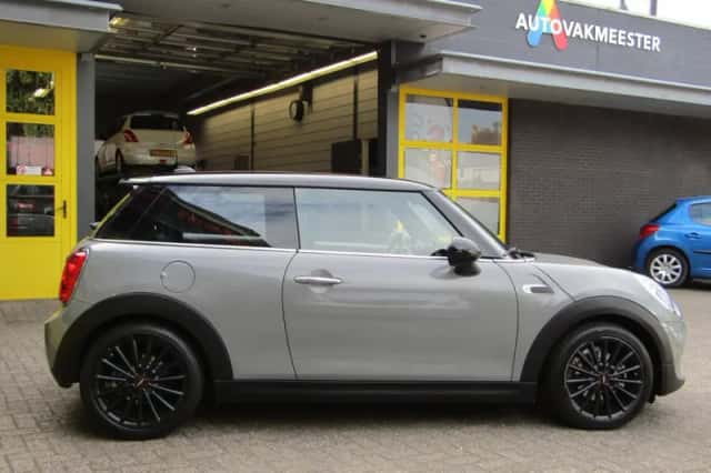 MINI Cooper (2018) thumbnail 5