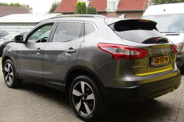 Nissan Qashqai (2015) thumbnail 5