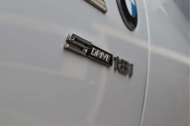 BMW Z4 (2013) thumbnail 13