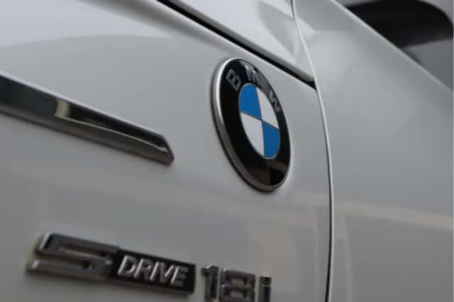 BMW Z4 (2013) thumbnail 14