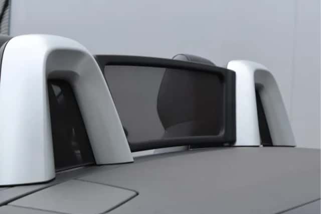 BMW Z4 (2013) thumbnail 15