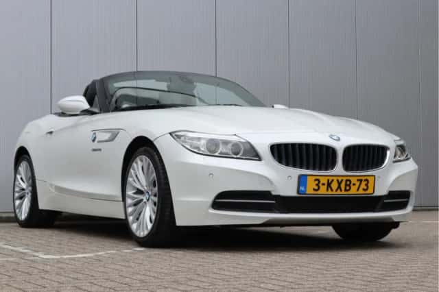 BMW Z4 (2013) thumbnail 18