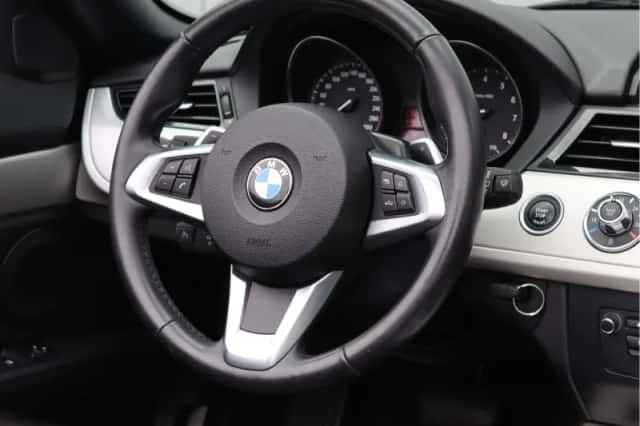 BMW Z4 (2013) thumbnail 22