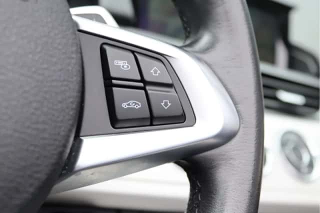 BMW Z4 (2013) thumbnail 34