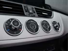 BMW Z4 (2013) thumbnail 43