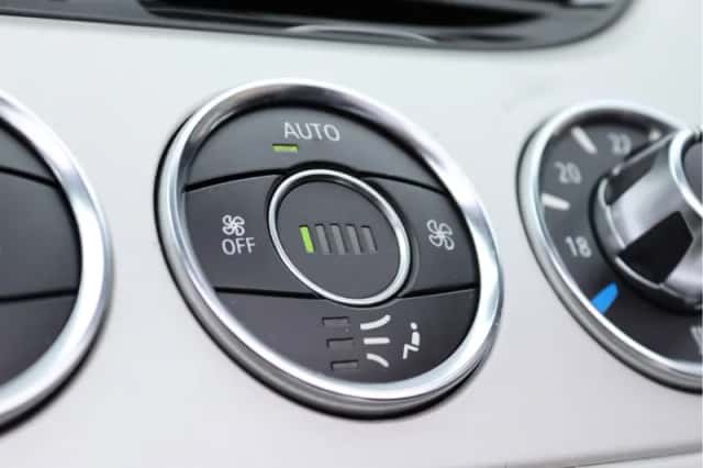 BMW Z4 (2013) thumbnail 44