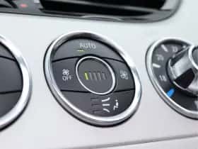 BMW Z4 (2013) thumbnail 44