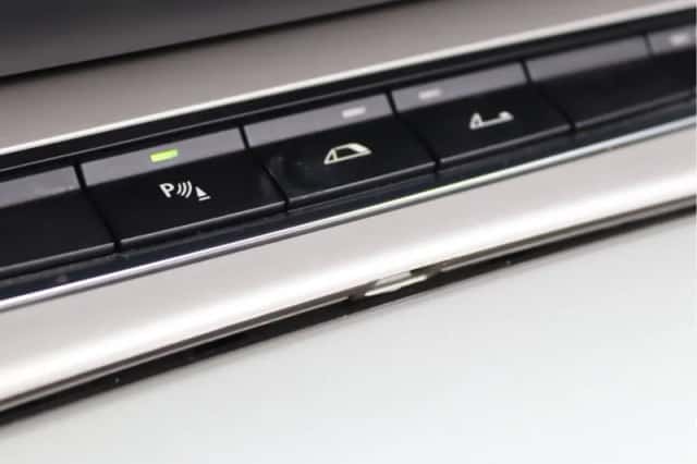 BMW Z4 (2013) thumbnail 47