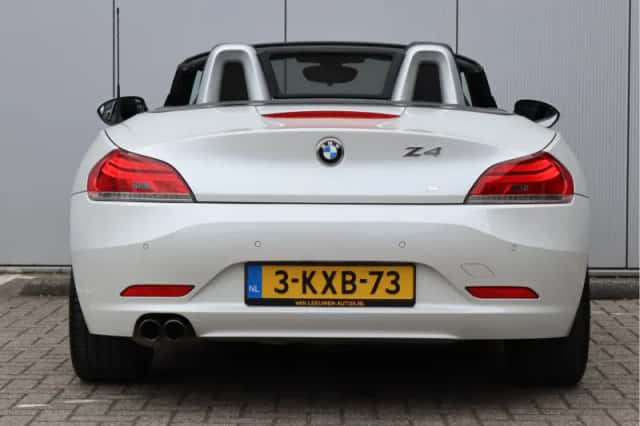 BMW Z4 (2013) thumbnail 8