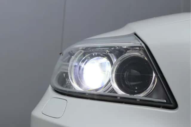 BMW Z4 (2013) thumbnail 9