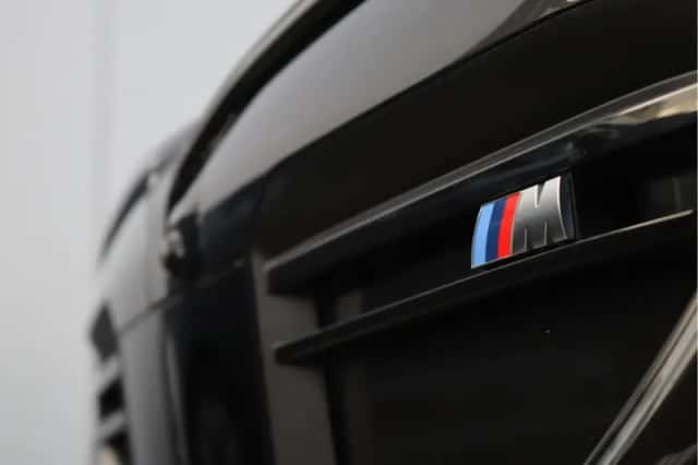 BMW i5 (2023) thumbnail 11