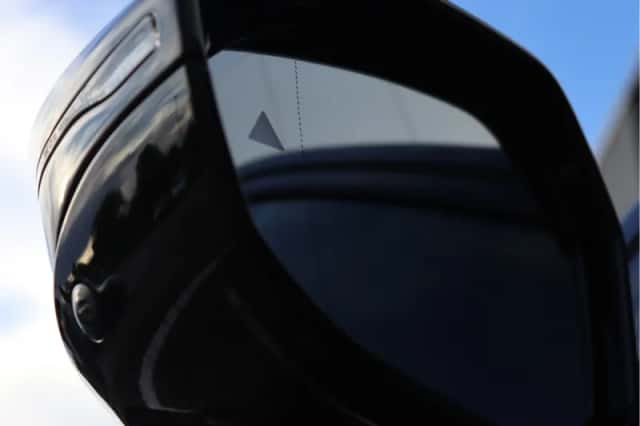 BMW i5 (2023) thumbnail 17