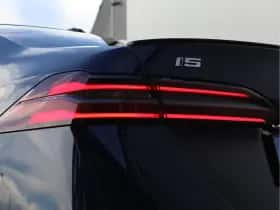 BMW i5 (2023) thumbnail 23