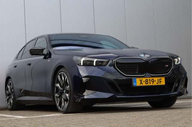 BMW i5 (2023) thumbnail 26