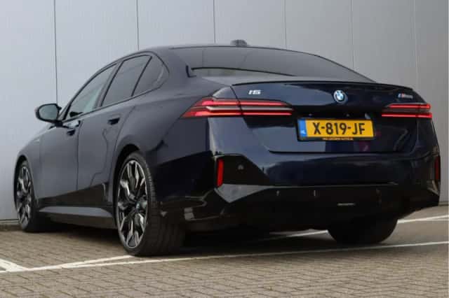 BMW i5 (2023) thumbnail 27