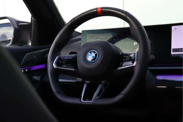 BMW i5 (2023) thumbnail 31