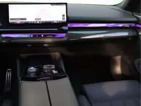 BMW i5 (2023) thumbnail 32