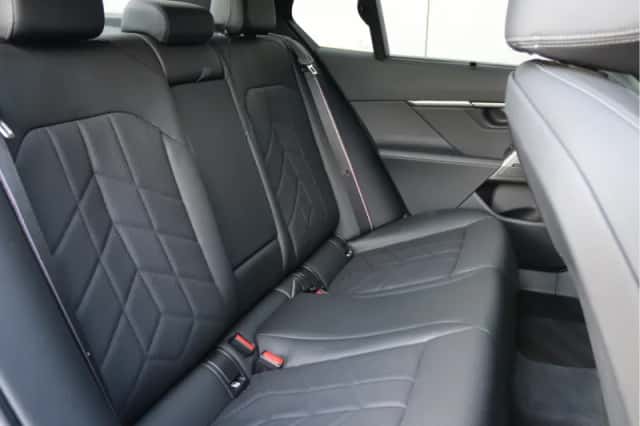 BMW i5 (2023) thumbnail 34