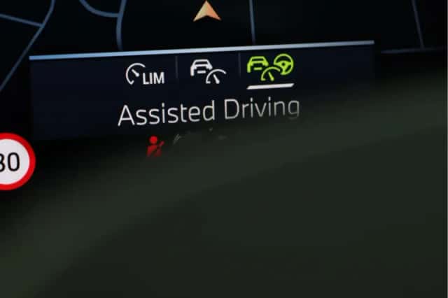 BMW i5 (2023) thumbnail 56