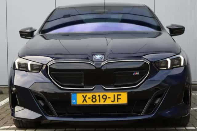 BMW i5 (2023) thumbnail 7