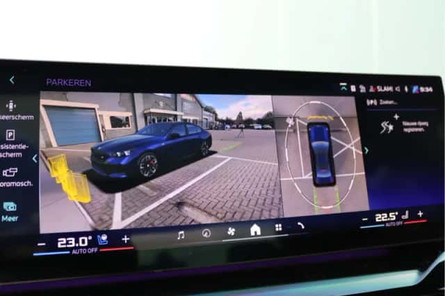 BMW i5 (2023) thumbnail 83
