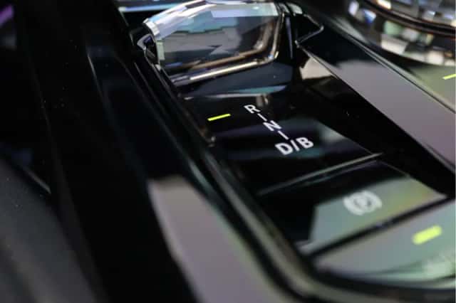 BMW i5 (2023) thumbnail 90