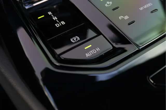 BMW i5 (2023) thumbnail 91