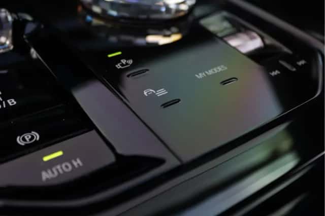 BMW i5 (2023) thumbnail 93