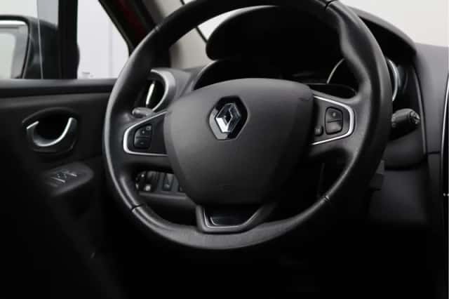 Renault Clio (2016) thumbnail 22