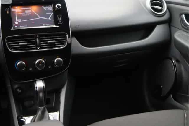 Renault Clio (2016) thumbnail 23