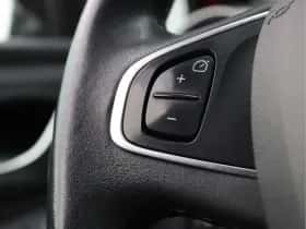 Renault Clio (2016) thumbnail 36