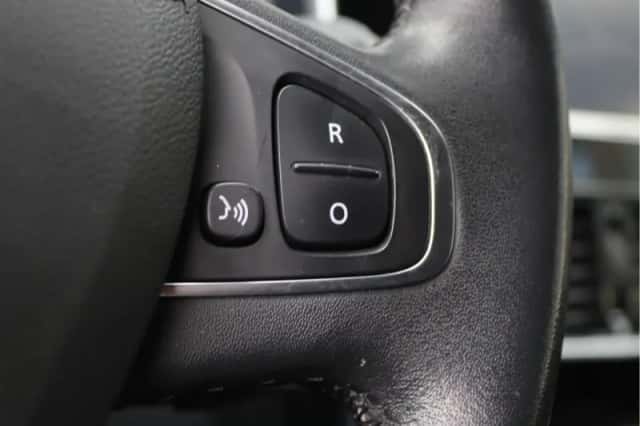 Renault Clio (2016) thumbnail 37