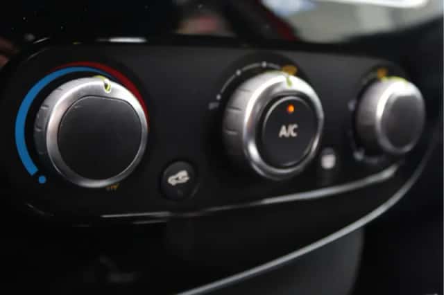 Renault Clio (2016) thumbnail 43